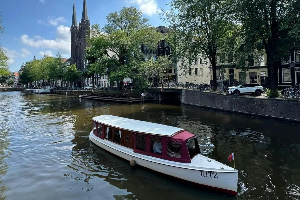 Amsterdam: tour privato di 1 ora e mezza in barca a vela