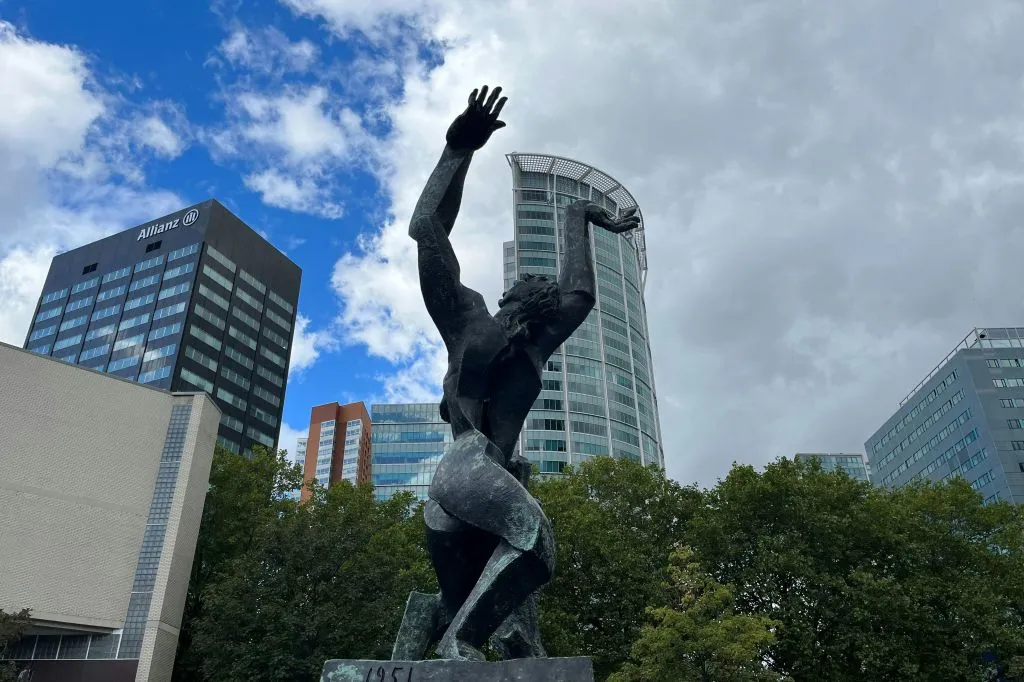 Rotterdam: Self-Guided History & Highlights Walking Tour