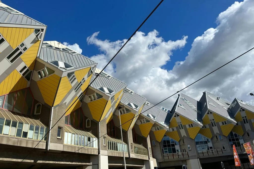 Rotterdam: Self-Guided History & Highlights Walking Tour