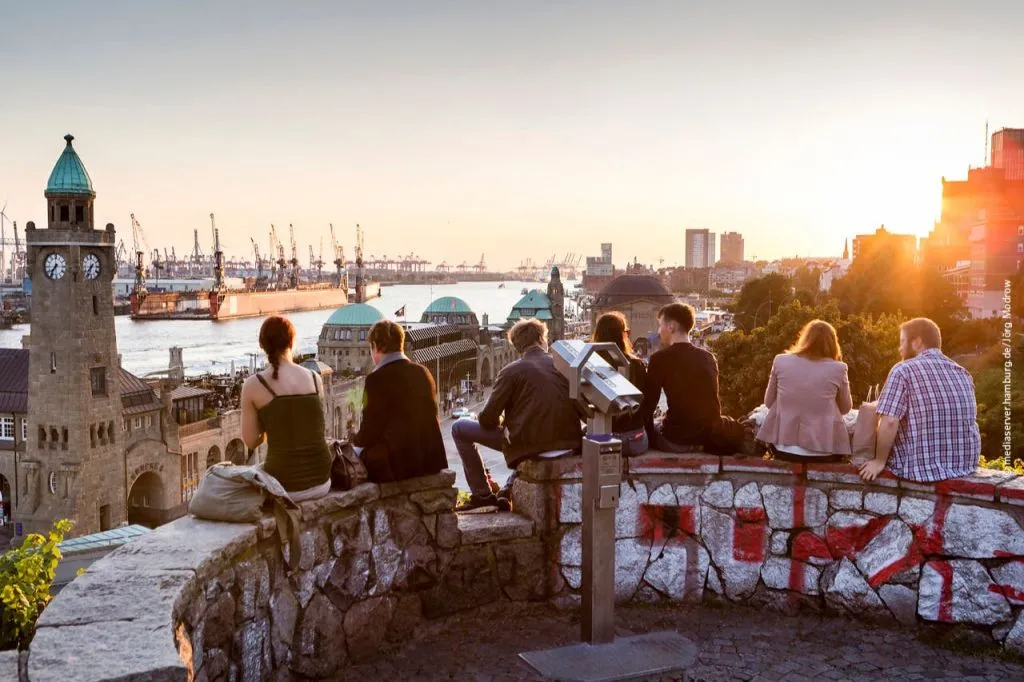 Hamburg CARD: Public Transport + Airport Transfer