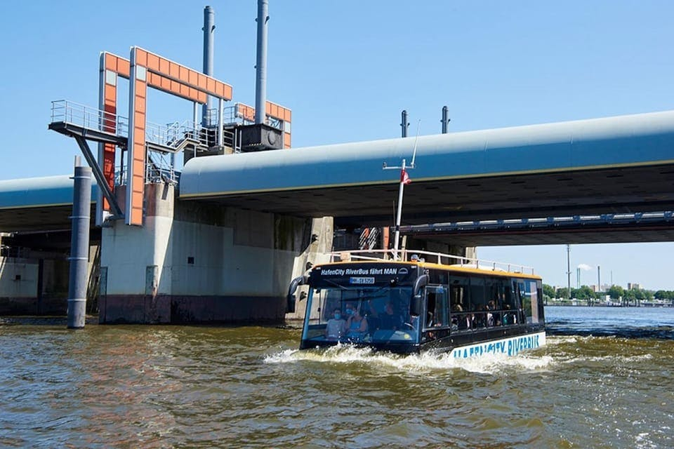 Hamburg: Guided Amphibious Bus Tour