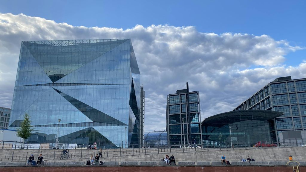 Berlim: cruzeiro com jantar de 2,5 horas no MS Der Fliegende Holländer + guia de áudio