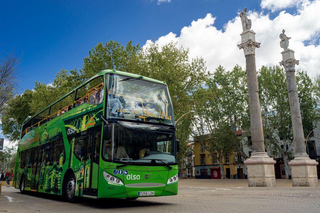 Sevilha: Passeio de ônibus + Cruzeiro panorâmico pelo Guadalquivir + Visita guiada