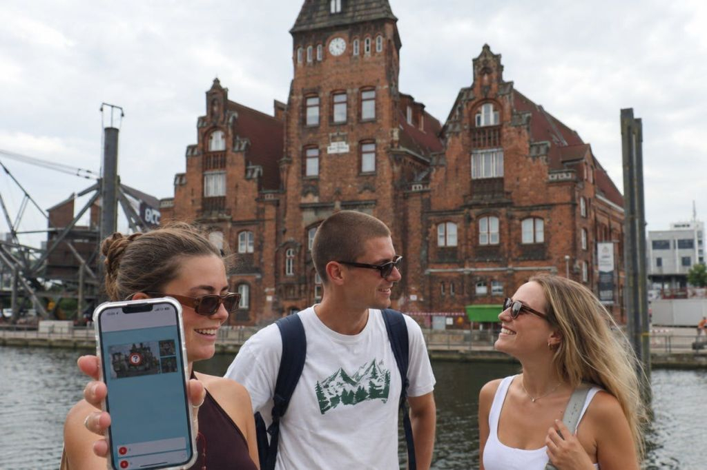 Dortmund: Self-Guided Exploration Game