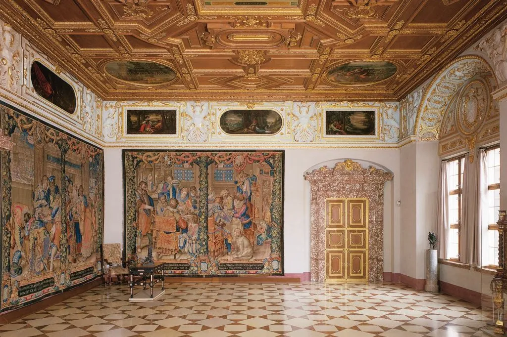Residenz München: Museum Entrance + Residence Serenade Concert