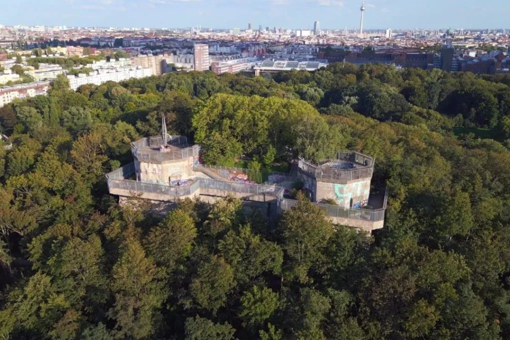Berlino: Tour privato dei siti della Seconda Guerra Mondiale + prelievo e consegna dall'hotel