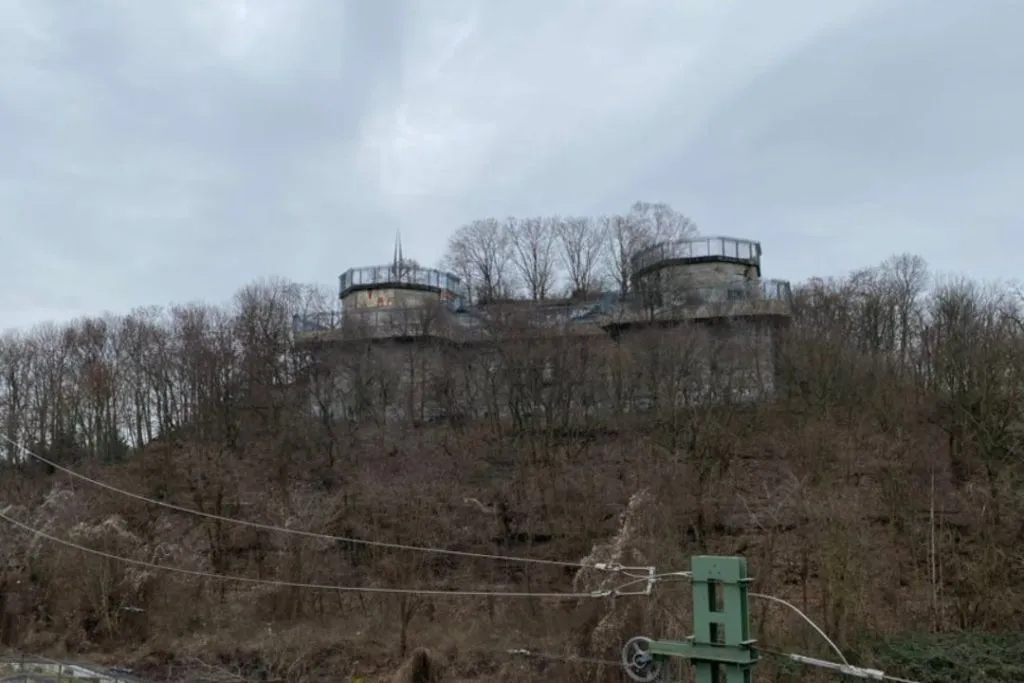 Berlino: Tour privato dei siti della Seconda Guerra Mondiale + prelievo e consegna dall'hotel