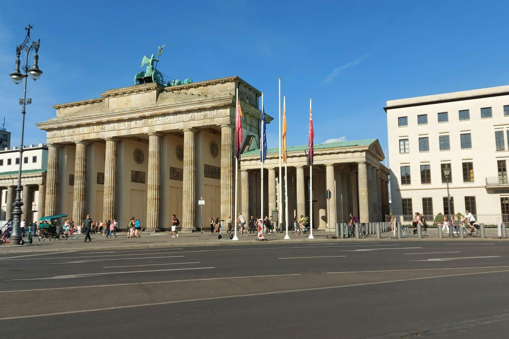 Berlin: The Wall Small-Group Guided Tour in English