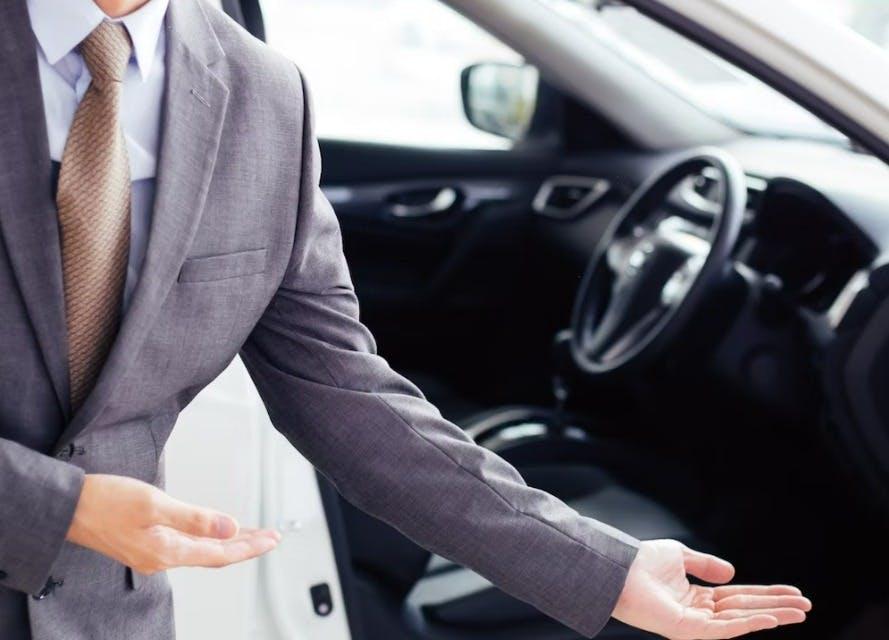 Berlin: Private Transfer between Brandenburg Airport and City Center