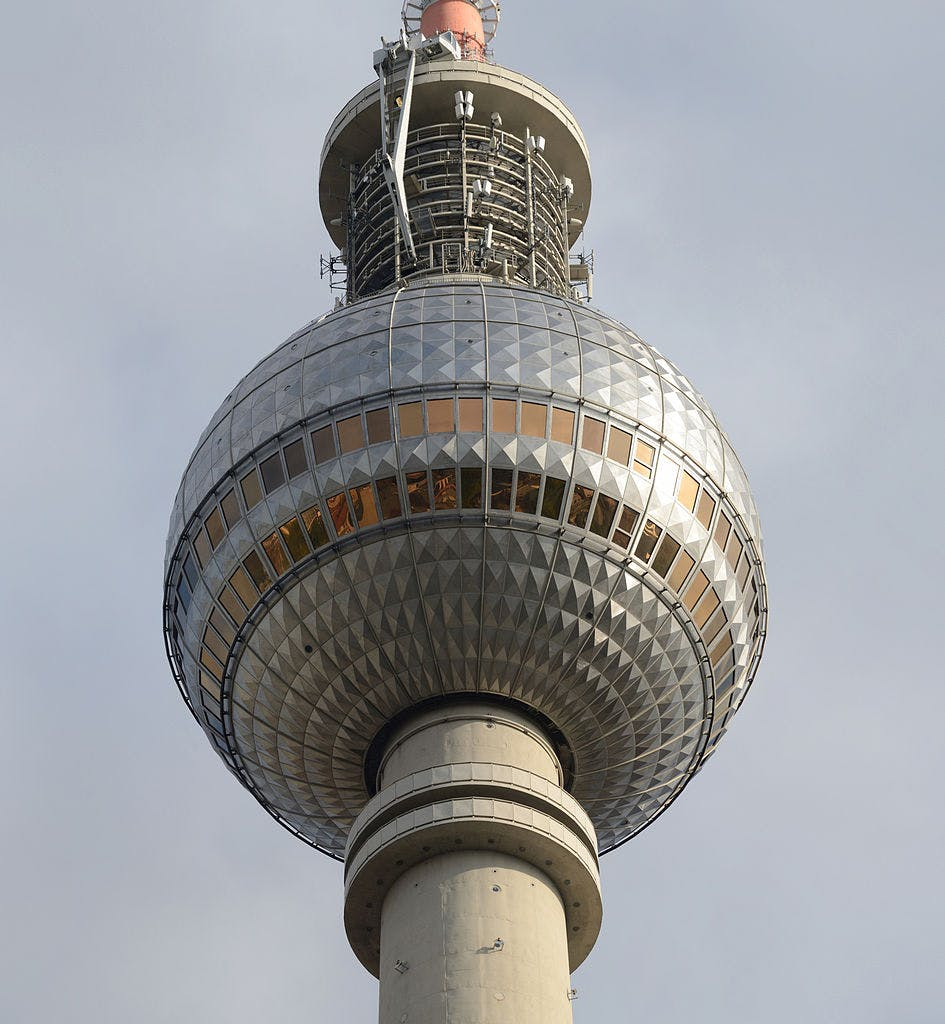 Berlin TV Tower: Admission + Table Reservation