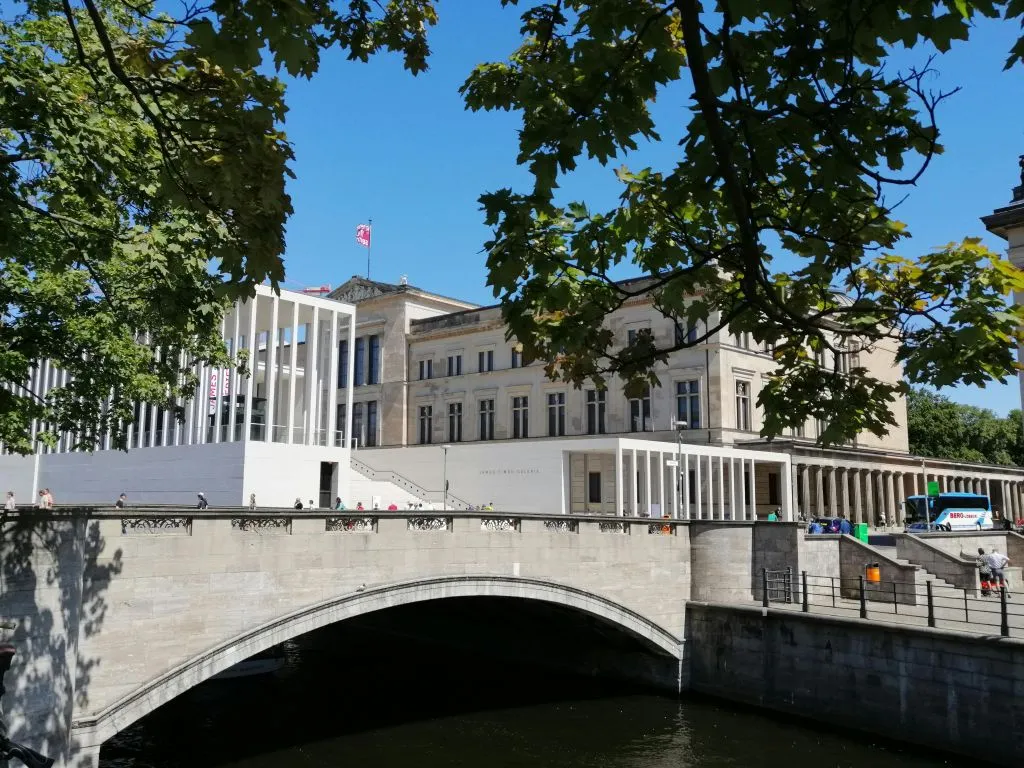 Berlin: Historical Centre Guided Tour with Humboldt Forum and Museum Island