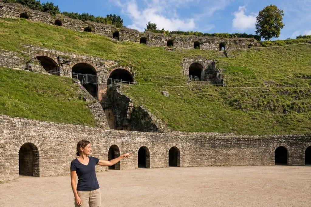 Trier: Self-Guided Sherlock Holmes Murder Mystery Game