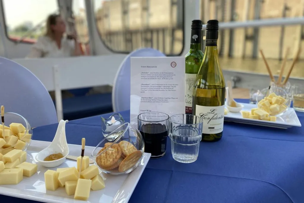 Hamburgo: Passeio pelo Porto dos Prazeres com Queijo + Vinho
