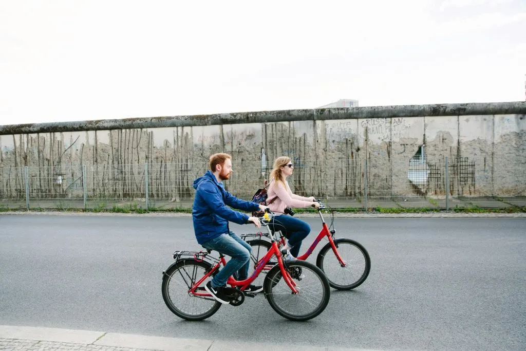 Berlim: Passeio de bicicleta de meio dia por Fat Tire Tours