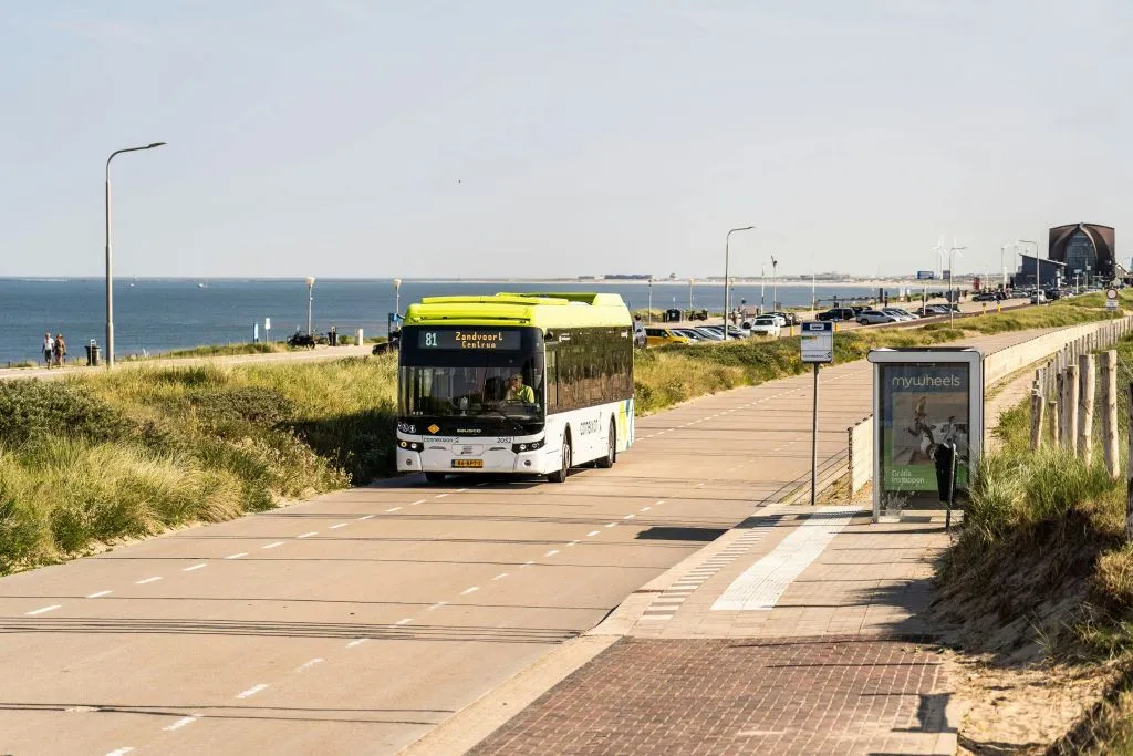 Haarlem e Zandvoort: Bilhete de ônibus de um dia inteiro saindo de Amsterdã + aplicativo de guia de áudio