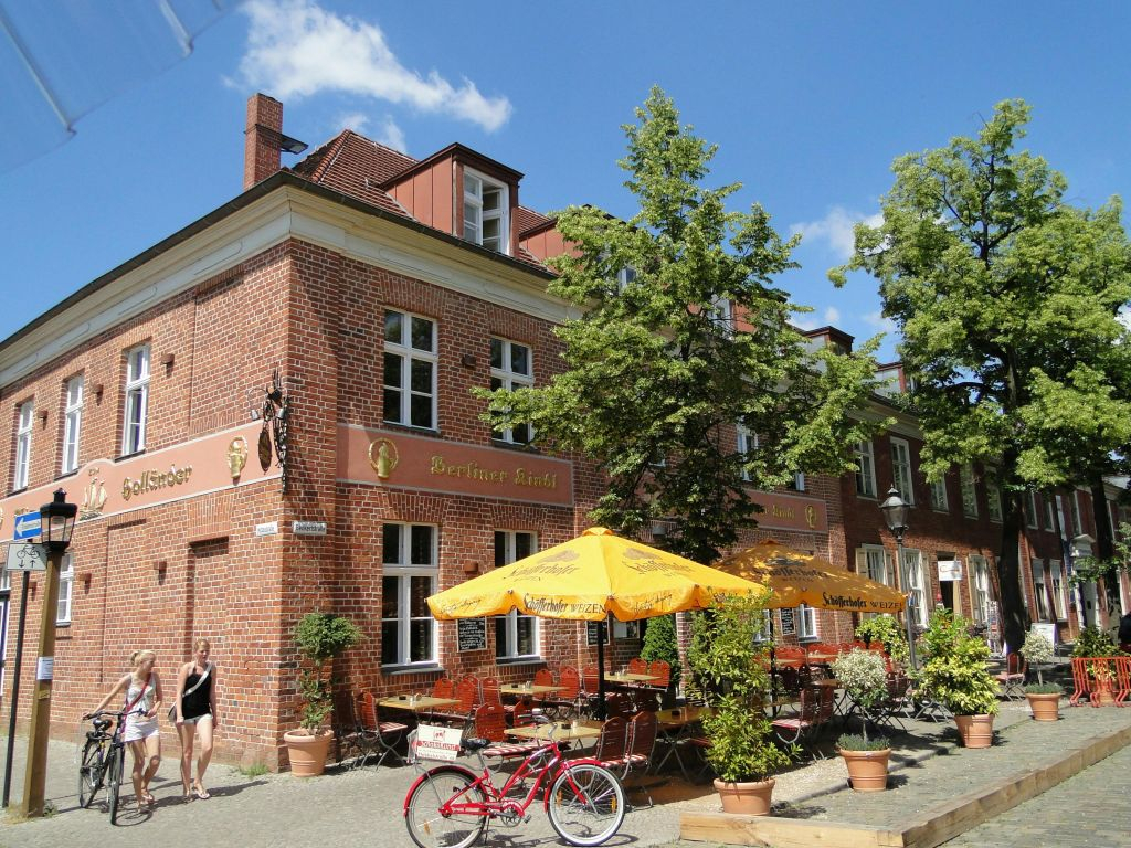 Potsdam & Sanssouci Palace: Guided Tour from Berlin