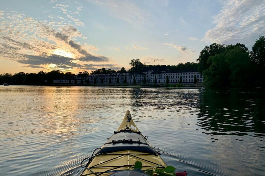 Estocolmo: Passeio de caiaque ao pôr do sol no centro da cidade + Fika sueca