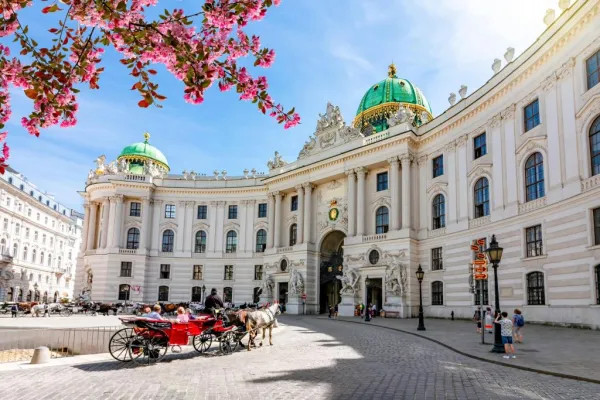 Museu Sisi, Palácio de Hofburg e Jardins de Viena: Pular a fila + visita guiada