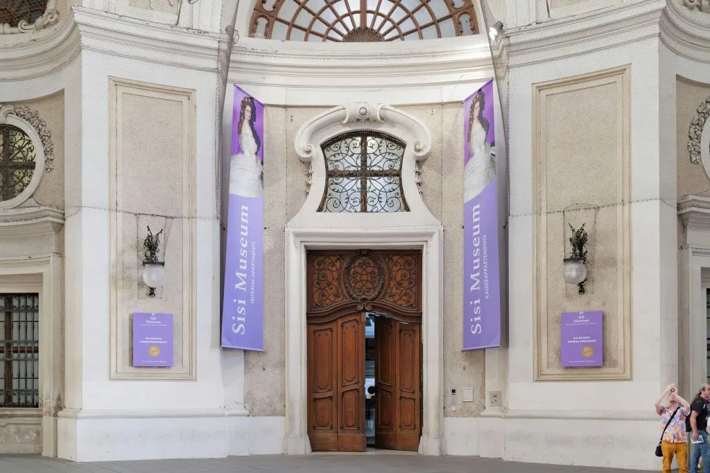 Museu Sisi, Palácio de Hofburg e Jardins de Viena: Pular a fila + visita guiada