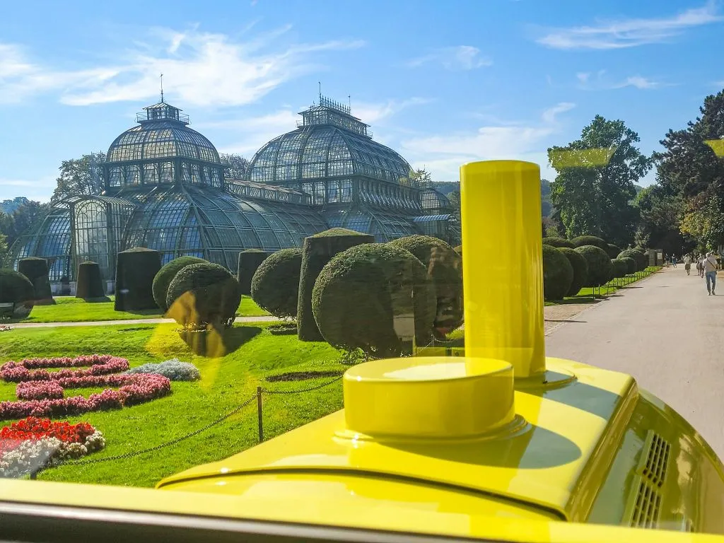 Viena: Panoramabahn Schönbrunn Express Hop-on Hop-off Train