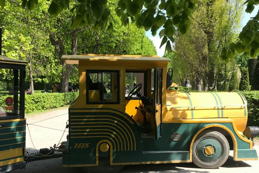 Viena: Panoramabahn Schönbrunn Express Hop-on Hop-off Train