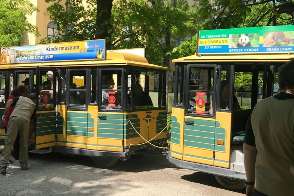 Viena: Panoramabahn Schönbrunn Express Hop-on Hop-off Train