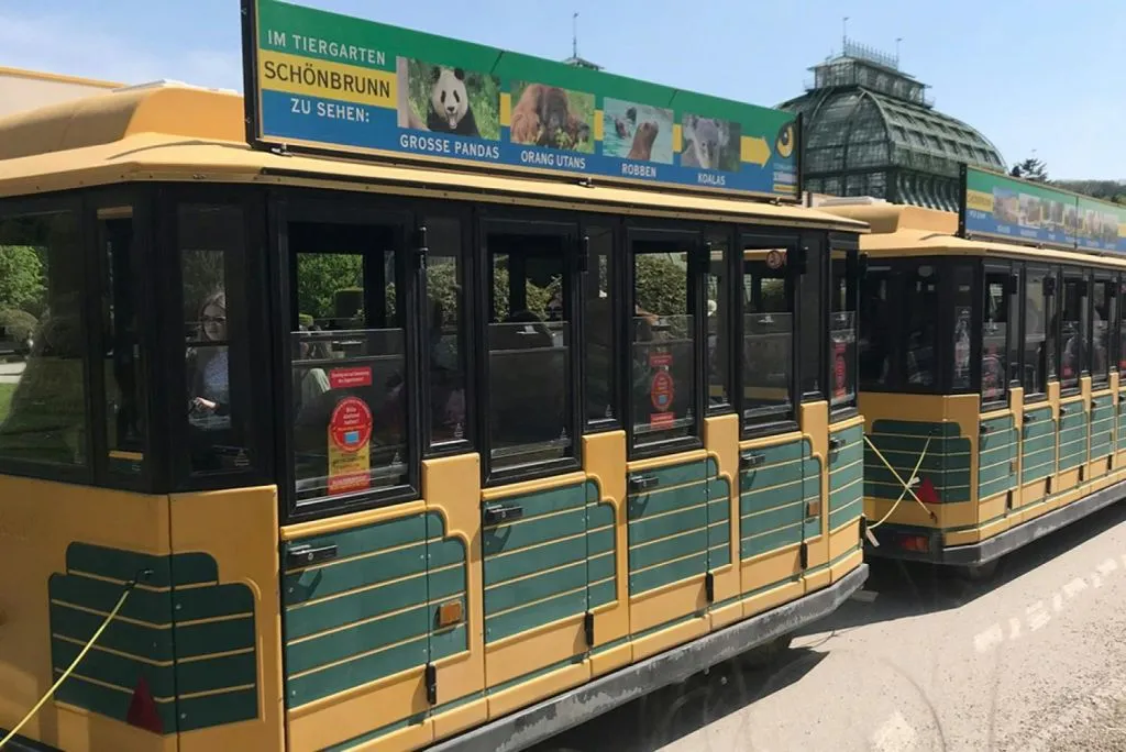 Viena: Panoramabahn Schönbrunn Express Hop-on Hop-off Train