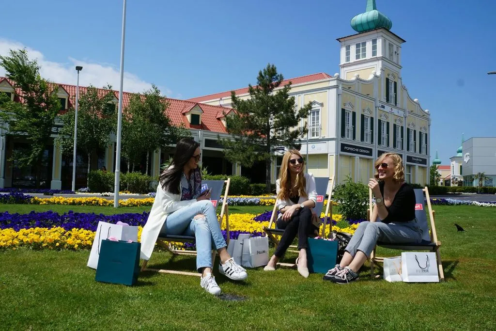 McArthurGlen Designer Outlet em Parndorf: Serviço de traslado de Viena