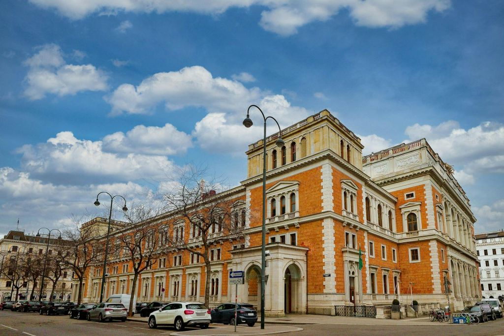 Palais de l'Ancienne Bourse : Concert Mozart et Johann Strauss avec ballet