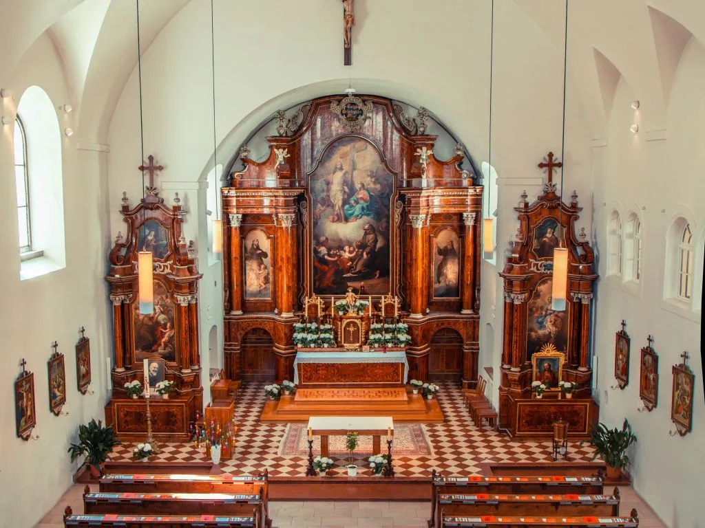 Iglesia de los Capuchinos: Concierto "Un poco de música nocturna" + Cripta Imperial (Opcional)