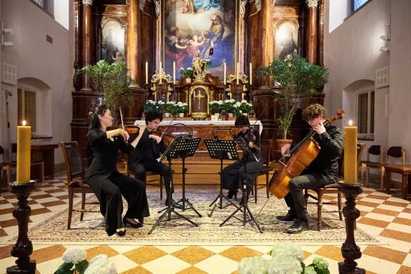 Iglesia de los Capuchinos: Concierto "Un poco de música nocturna" + Cripta Imperial (Opcional)