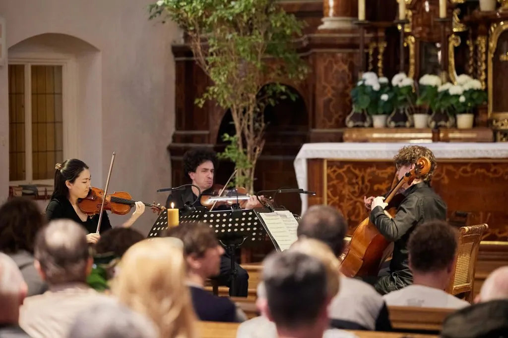 Iglesia de los Capuchinos: Concierto "Un poco de música nocturna" + Cripta Imperial (Opcional)