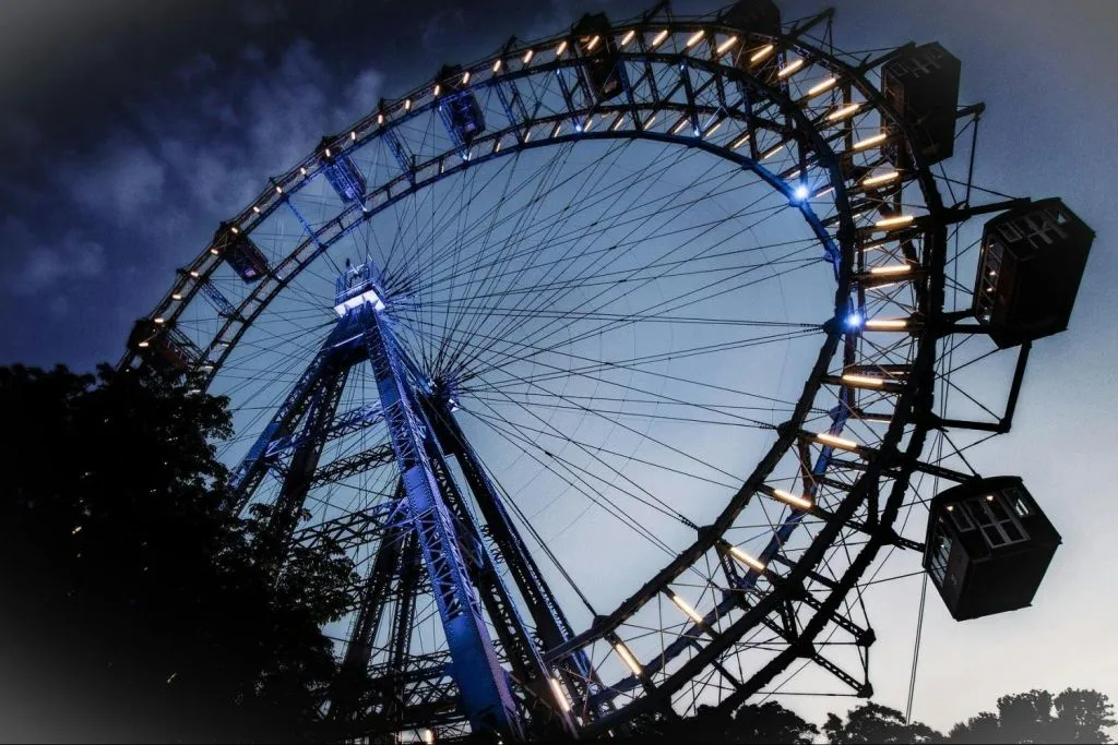 Viena: Passeio Panorâmico Noturno de Ônibus