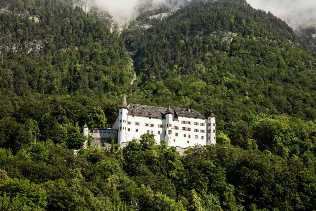 Entrée du château de Tratzberg + visite en réalité virtuelle