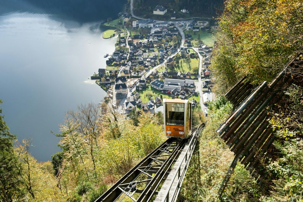 Hallstatt: Excursión guiada de un día desde Viena con Skywalk o Paseo en Barco