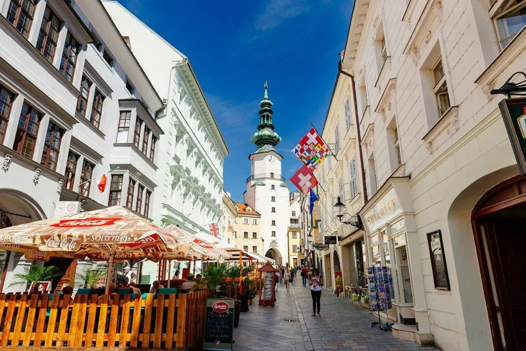 Bratislava: Viagem de um dia saindo de Viena de ônibus e catamarã