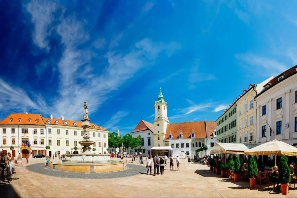 Bratislava: Viagem de um dia saindo de Viena de ônibus e catamarã