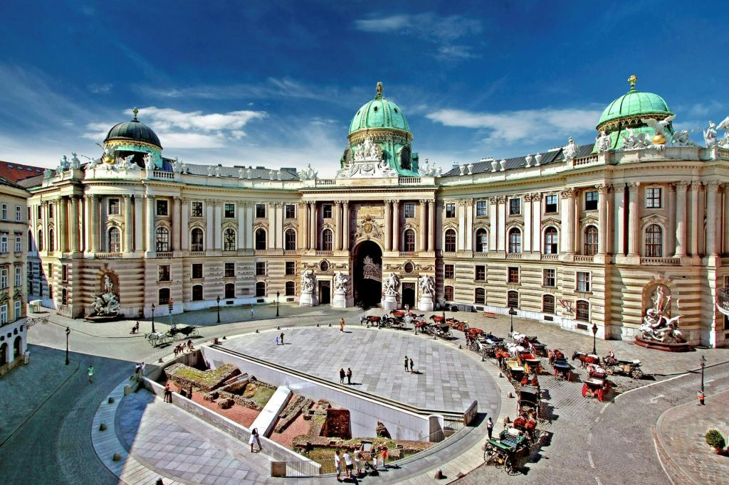 Austria: Visita a la Biblioteca Nacional en español