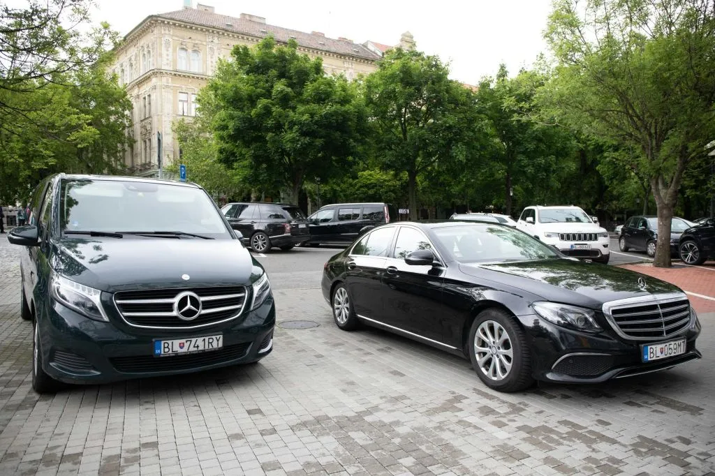 Vienna: Private Transfer from Airport to Hotel in Bratislava or Vice Versa