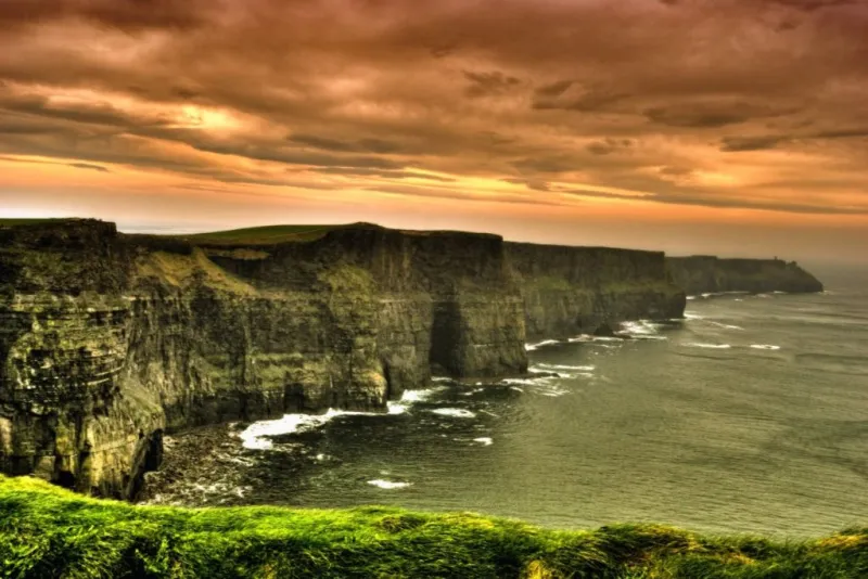 Cliffs of Moher & Galway City: Day Trip from Dublin