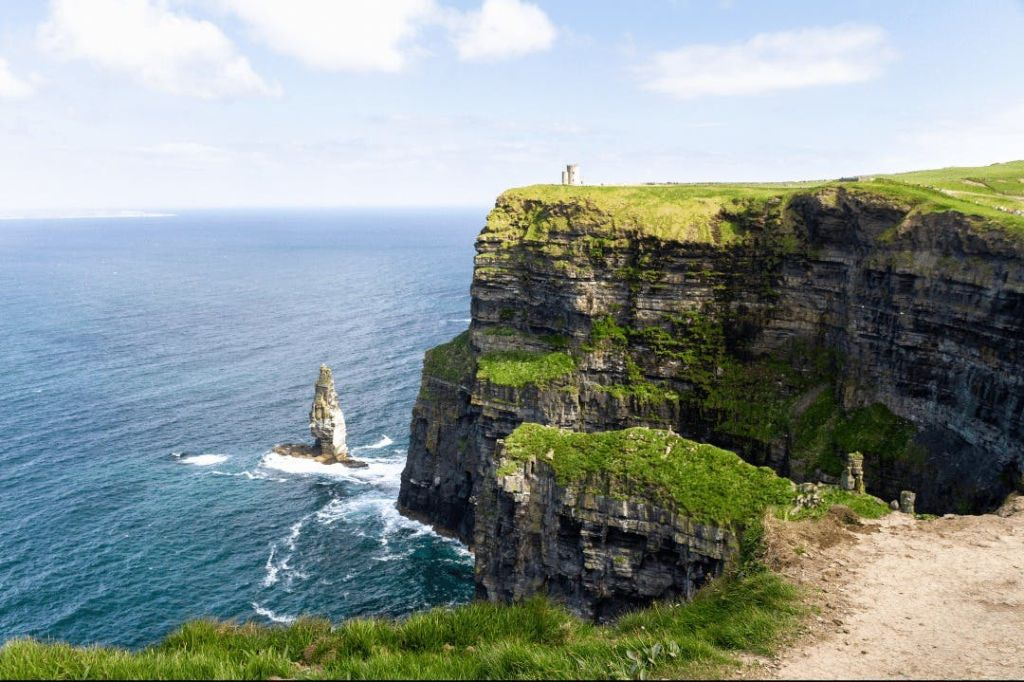 Cliffs of Moher, Doolin, Burren & Galway: Day Tour from Dublin