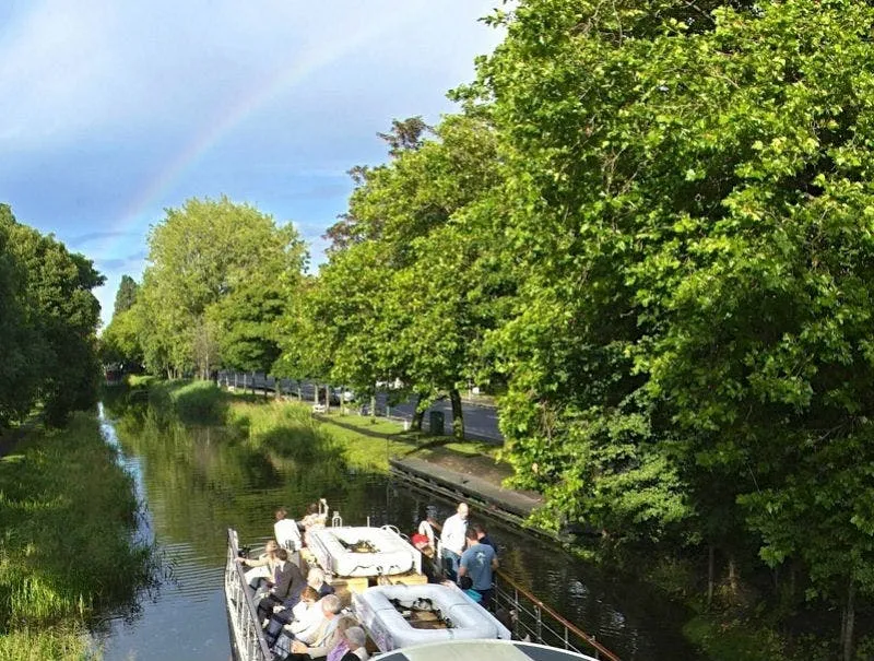 Dublin: Cruzeiro de 2 horas com jantar de 3 pratos