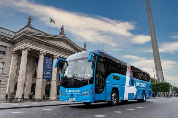 Dublin: Bus To/From Dublin Airport T1 and Belfast
