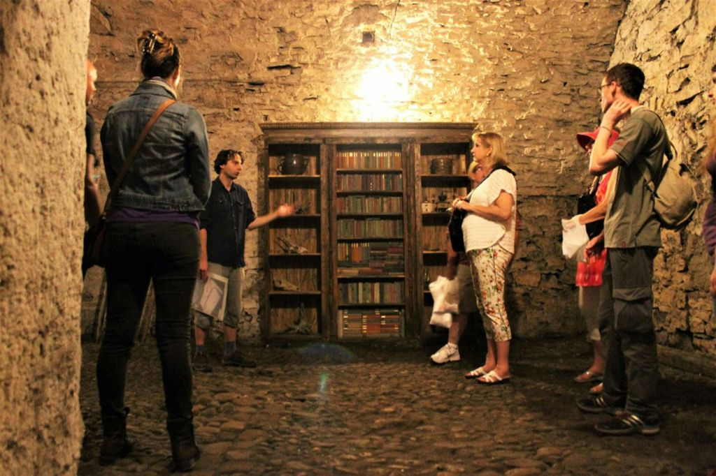 Prague: Historical Oldtown, Medieval Underground and Dungeon Tour