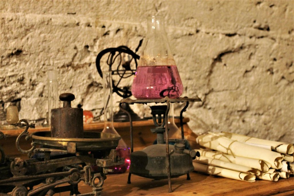 Prague: Historical Oldtown, Medieval Underground and Dungeon Tour