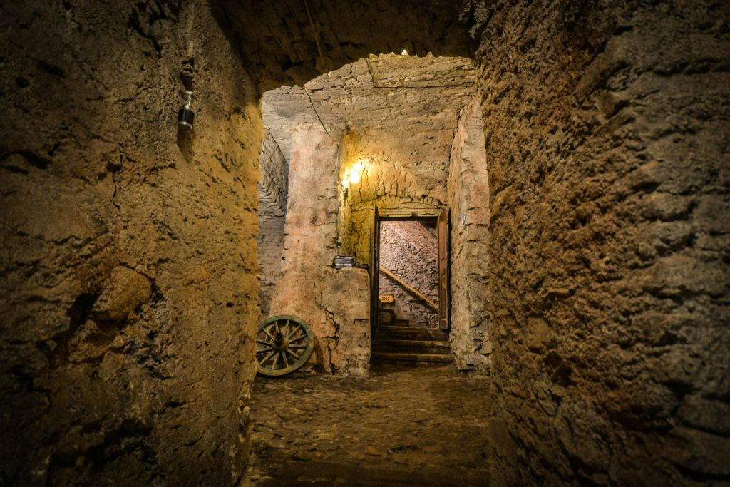Prague: Historical Oldtown, Medieval Underground and Dungeon Tour