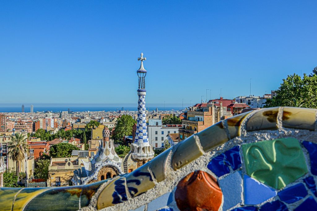 Park Güell + Cable Car + Hop-on Hop-off Bus