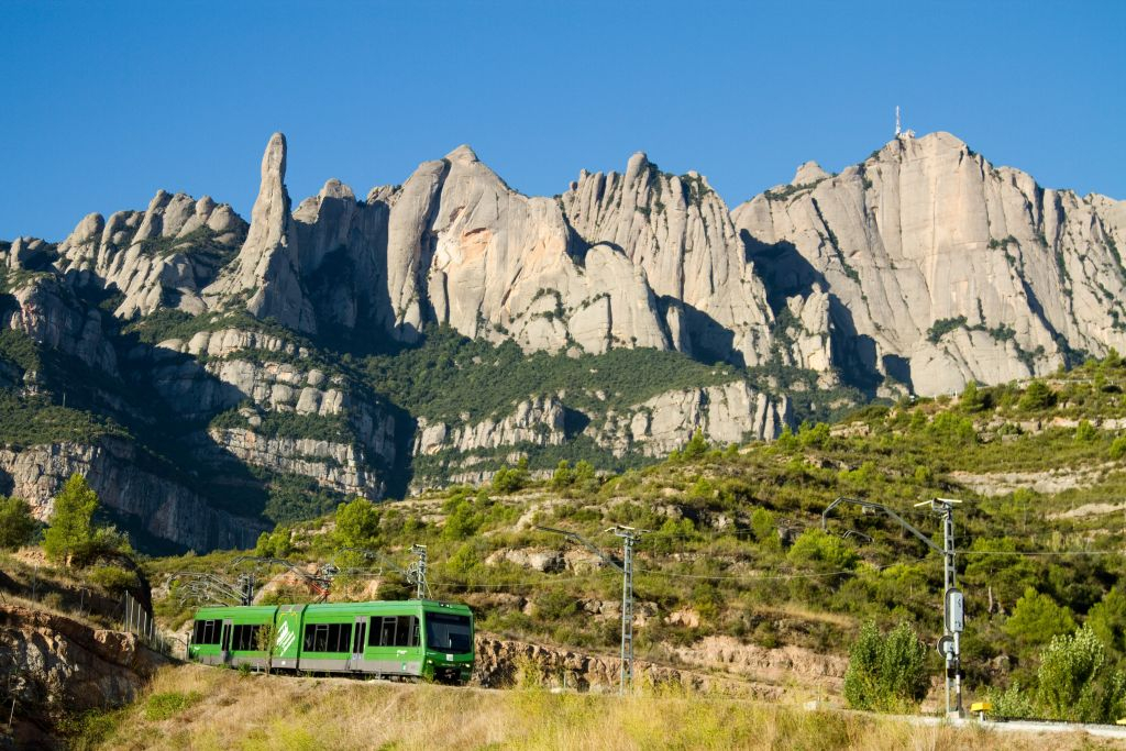 Montserrat: Guided Tour from Barcelona with Rack Railway + Choral Performance