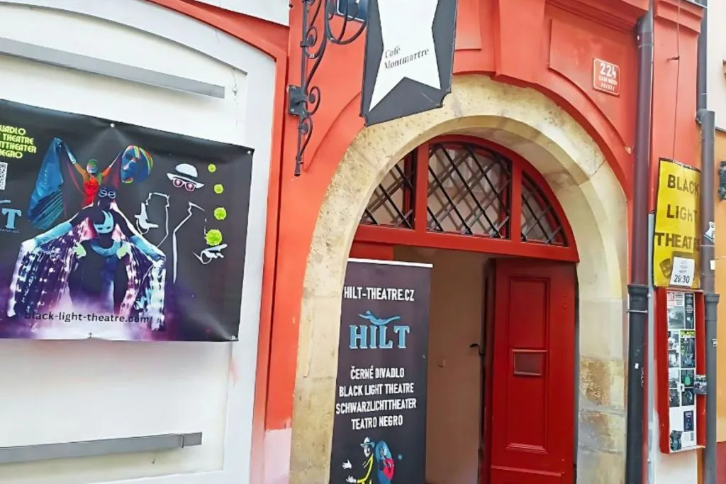 Teatro HILT Black Light: Show Imagens de Amor