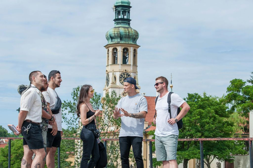 Praga: Visita guiada ao lado do castelo com degustação de comida e cerveja